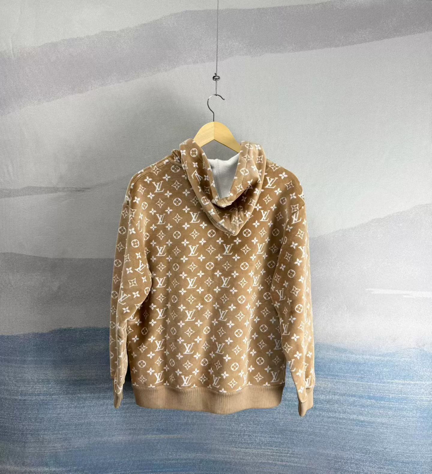 Louis Vuitton louis vuitton khaki print velour sweatshirt Size XS / US 0-2 / IT 36-38 - 3 Thumbnail