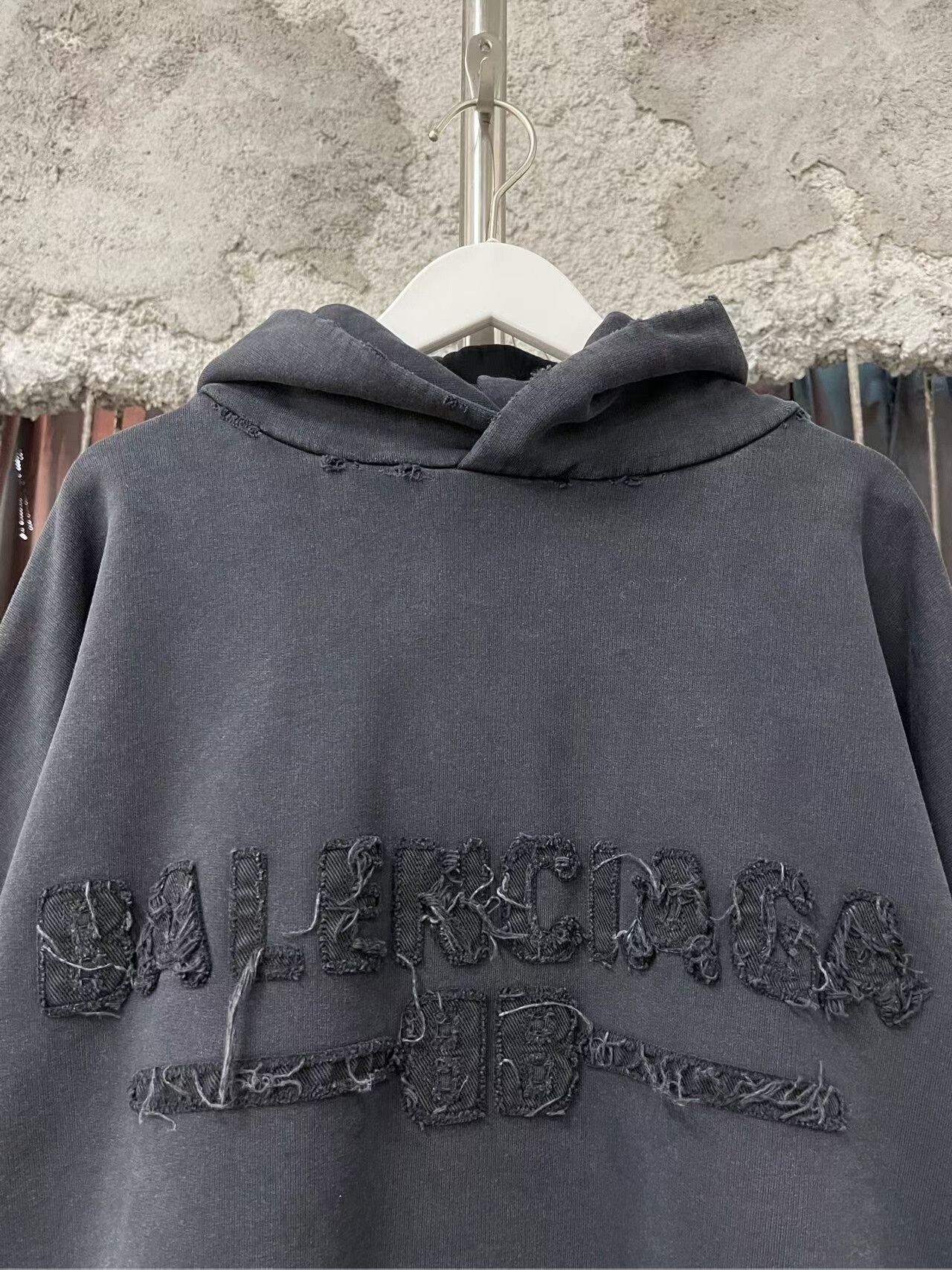 Balenciaga balenciaga oversized hoodie in dark color Size US S / EU 44-46 / 1 - 5 Thumbnail