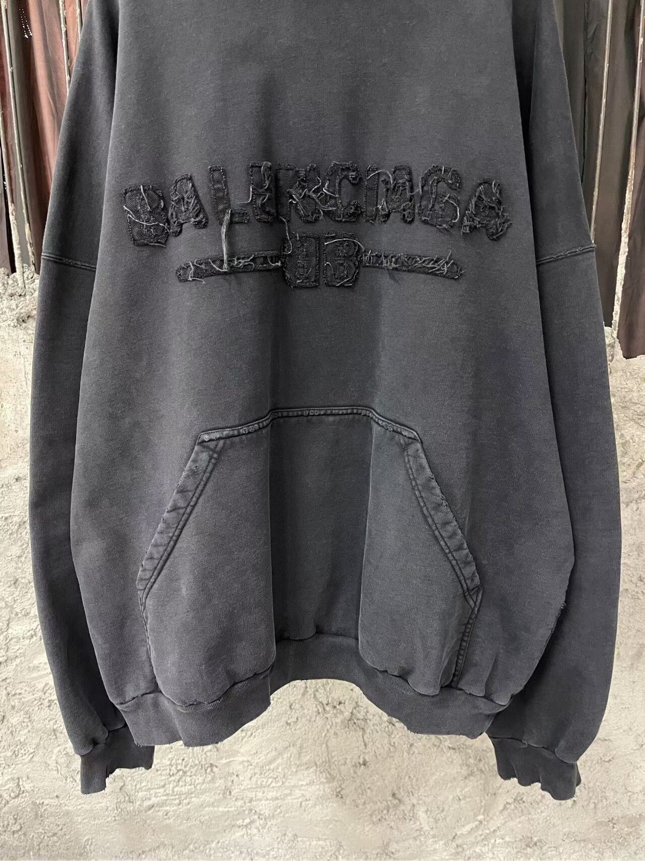 Balenciaga balenciaga oversized hoodie in dark color Size US S / EU 44-46 / 1 - 4 Thumbnail