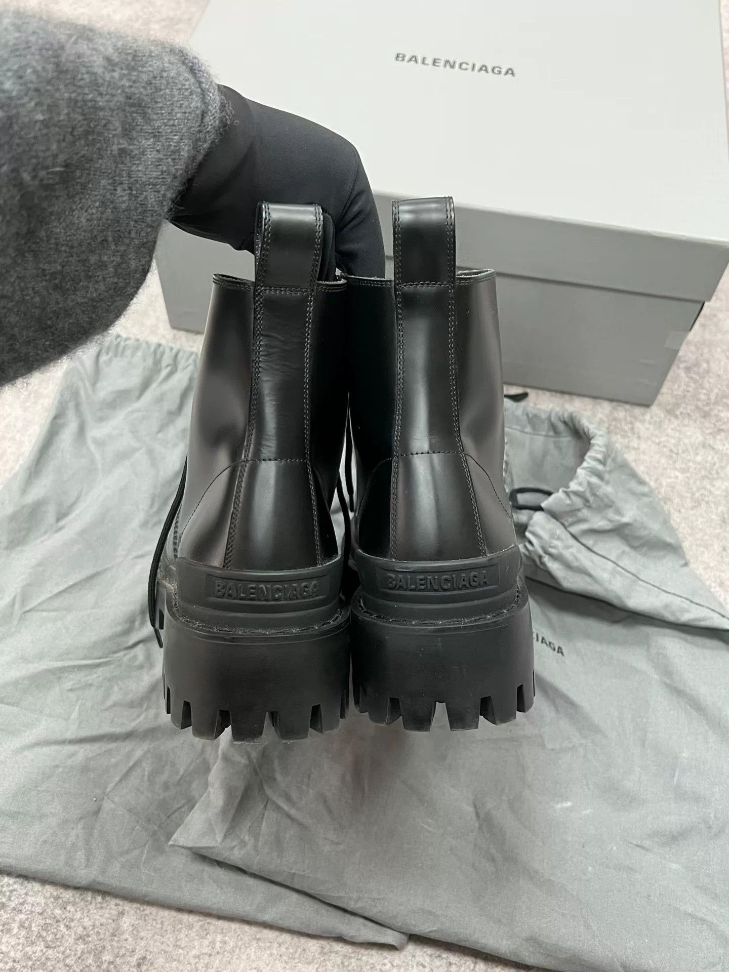 Balenciaga balenciaga black combat boots size 42 Size US 9 / EU 42 - 6 Thumbnail