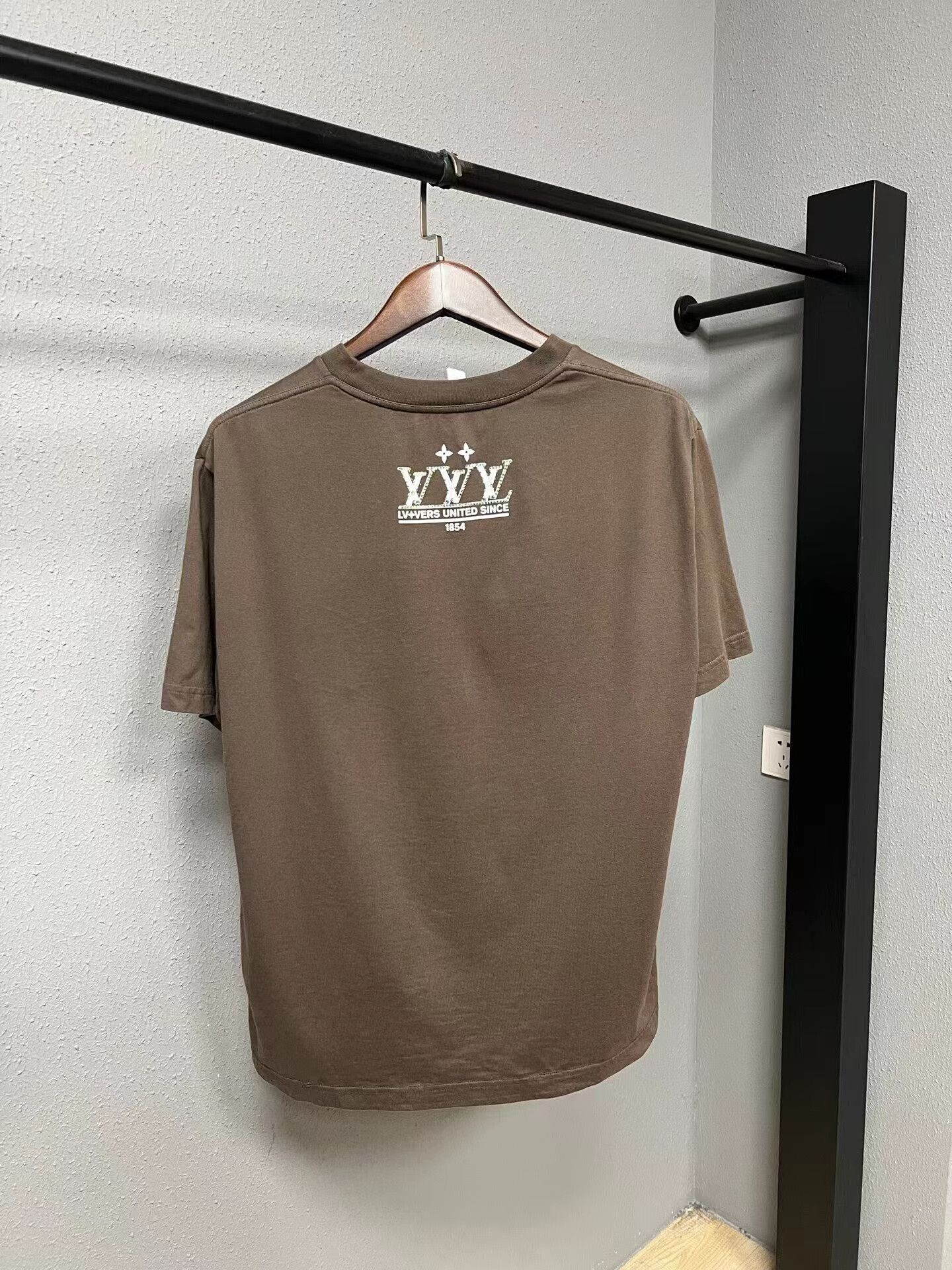 Louis Vuitton louis vuitton short sleeve t-shirt with crystals Size L / US 10 / IT 46 - 2 Thumbnail