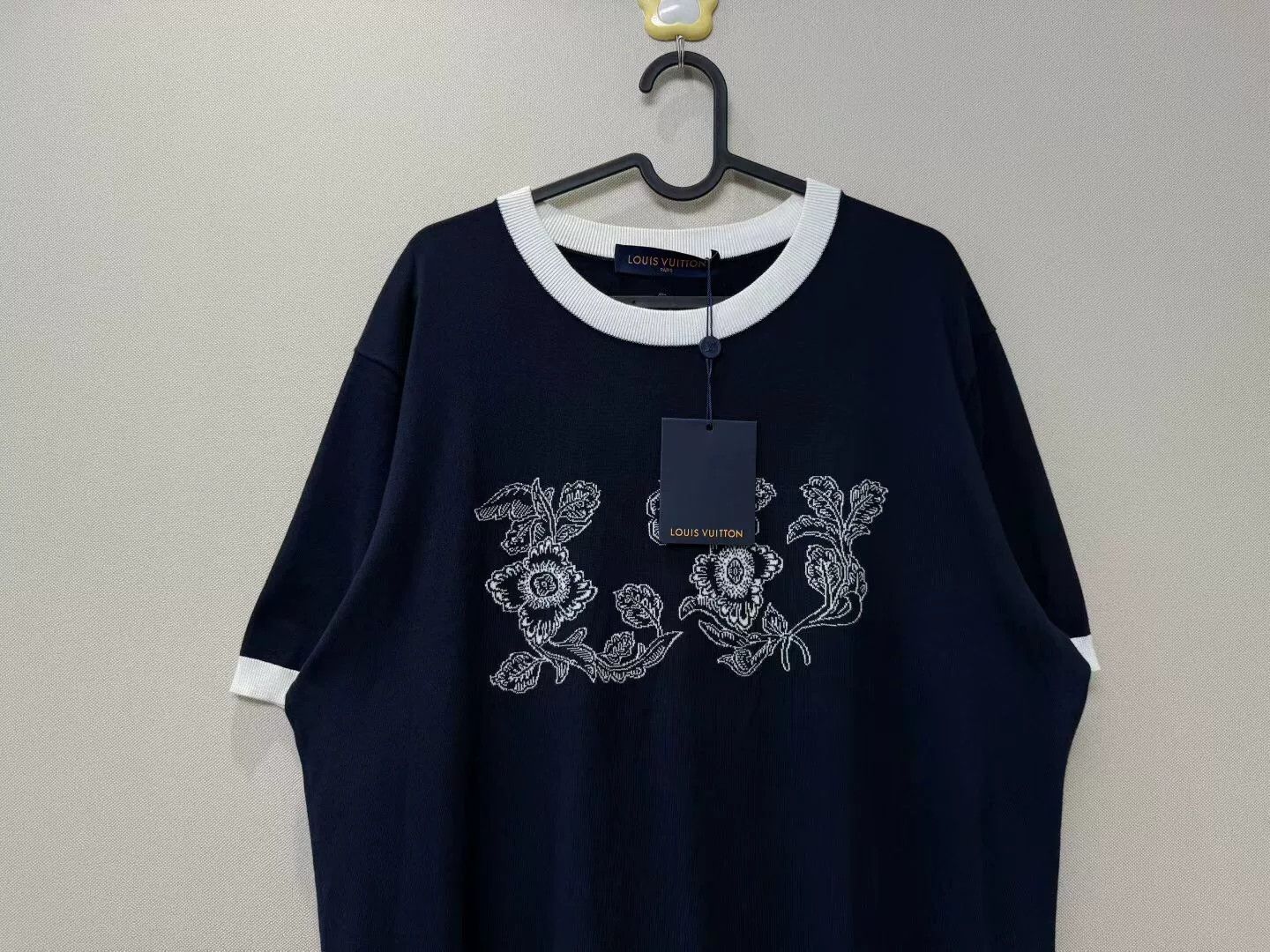 Louis Vuitton louis vuitton short sleeve floral logo shirt Size XL / US 12-14 / IT 48-50 - 2 Thumbnail