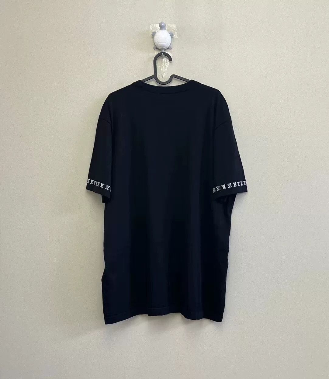 Louis Vuitton louis vuitton black embroidered logo knit tee Size US XL / EU 56 / 4 - 4 Thumbnail
