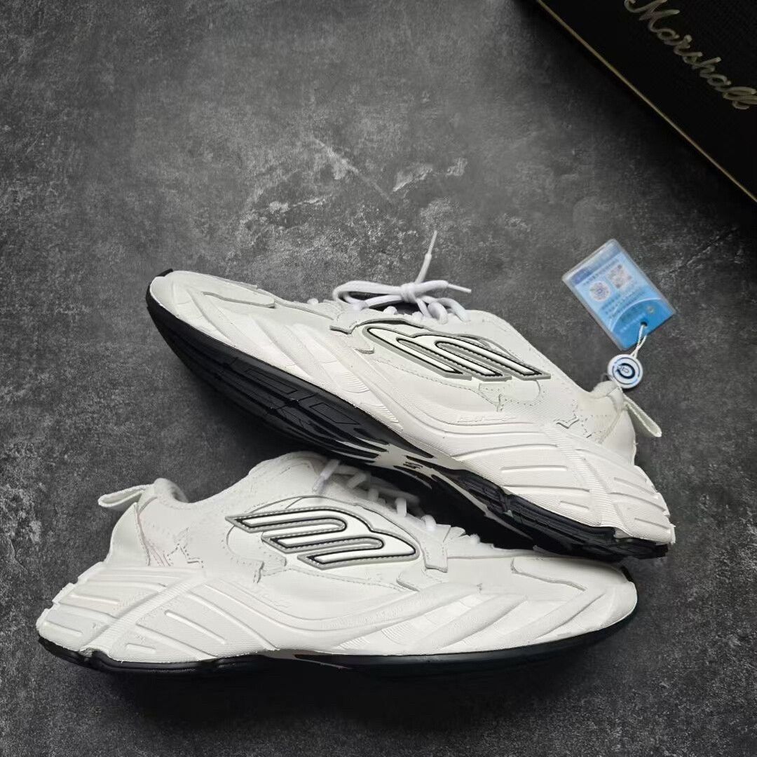 Balenciaga balenciaga monday white sneakers size 41 Size US 10 / EU 43 - 8 Thumbnail