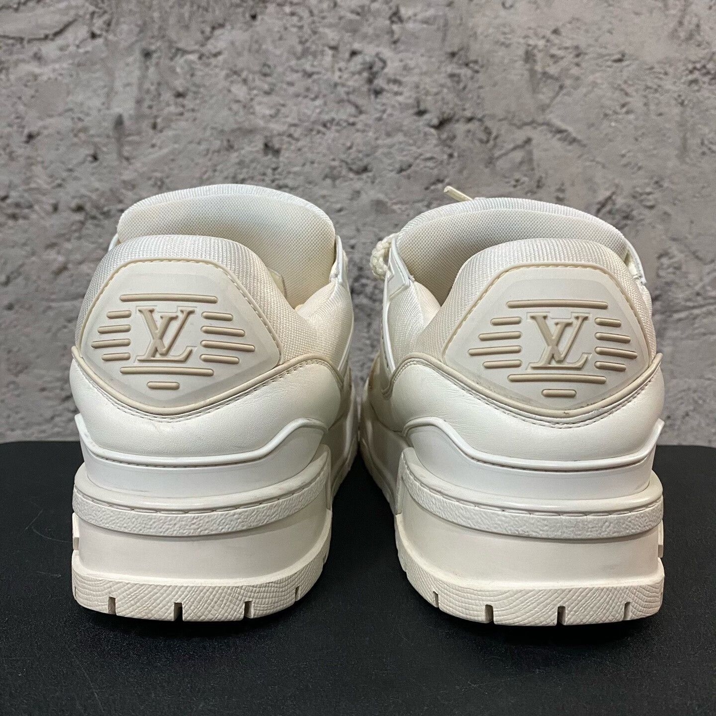 Louis Vuitton Louis Vuitton White LV Trainer Sneakers Size US 8 / EU 41 - 3 Thumbnail
