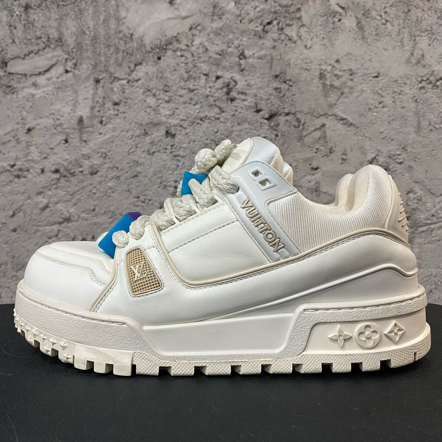 Louis Vuitton Louis Vuitton White LV Trainer Sneakers Size US 8 / EU 41 - 2 Thumbnail