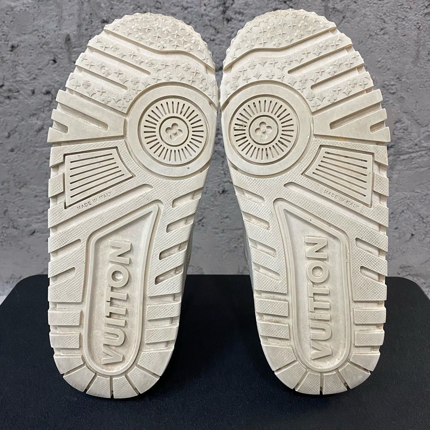 Louis Vuitton Louis Vuitton White LV Trainer Sneakers Size US 8 / EU 41 - 7 Thumbnail