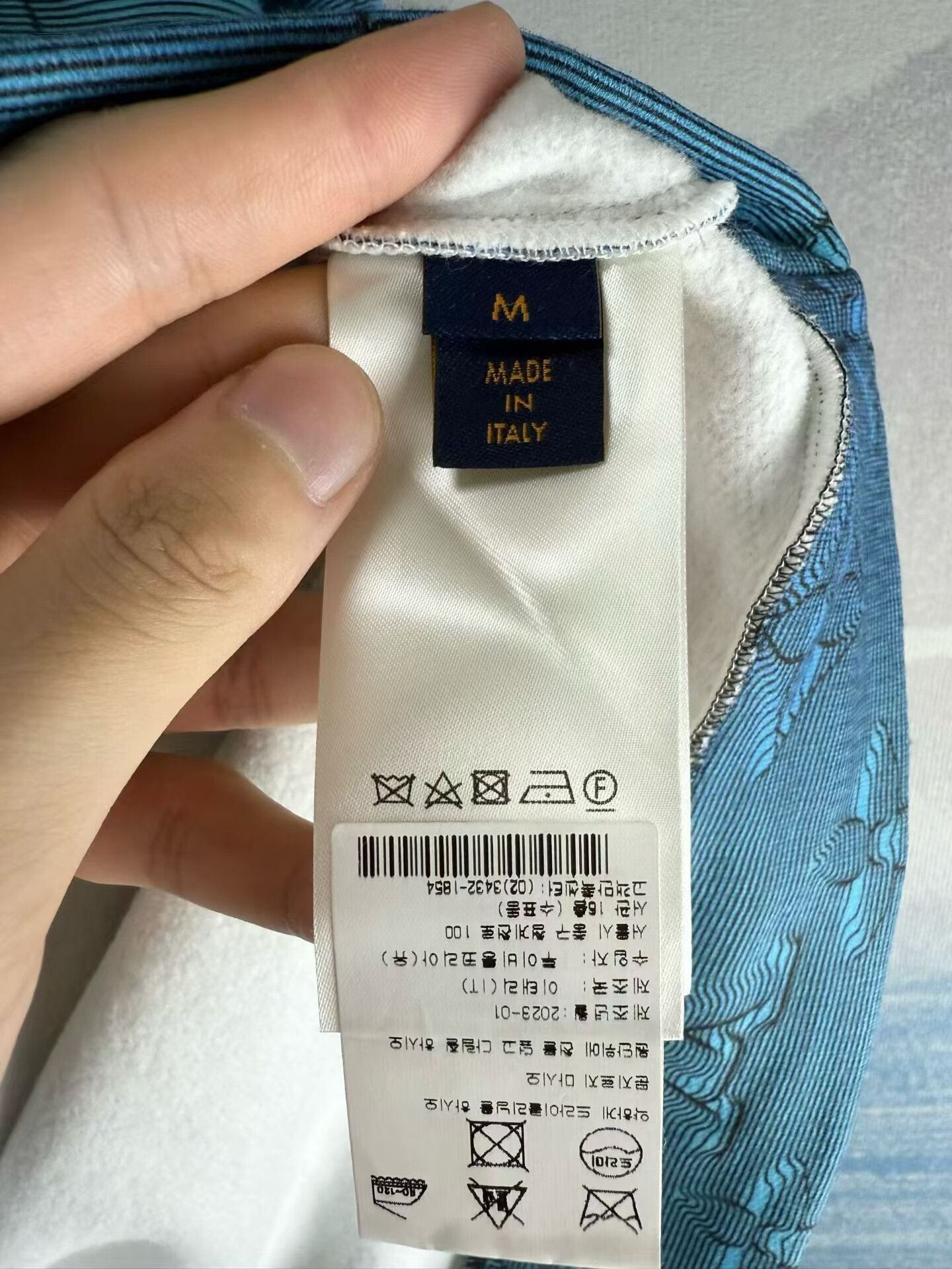 Louis Vuitton louis vuitton blue logo printed hoodie Size US M / EU 48-50 / 2 - 4 Thumbnail