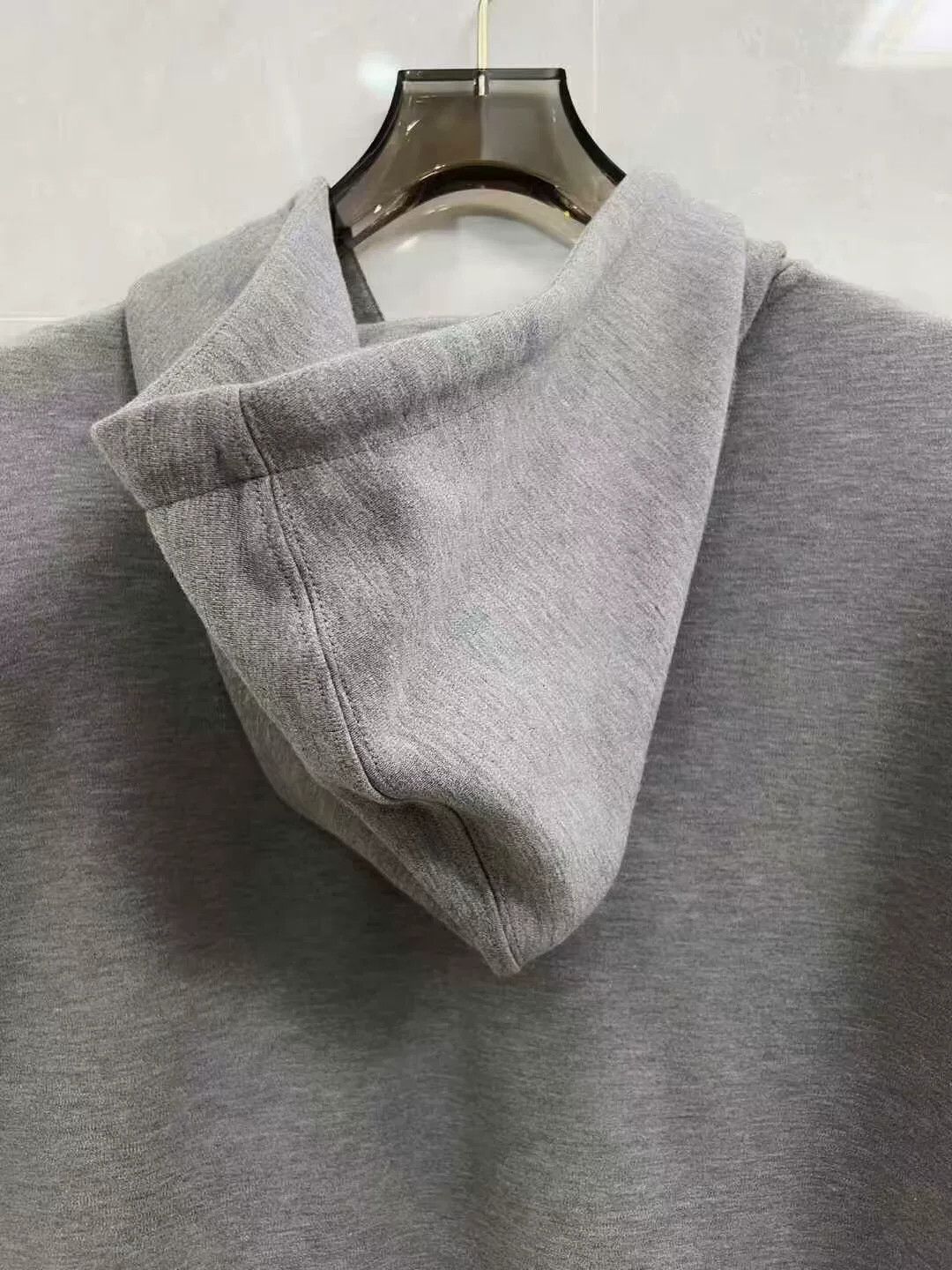 Louis Vuitton louis vuitton gray zip-up hoodie with logo Size US L / EU 52-54 / 3 - 6 Thumbnail