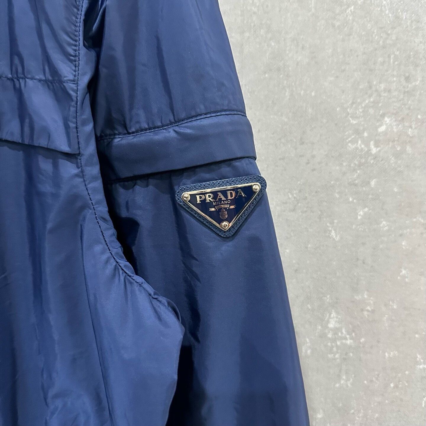 Prada prada dark blue hooded zip-up jacket Size US L / EU 52-54 / 3 - 3 Thumbnail