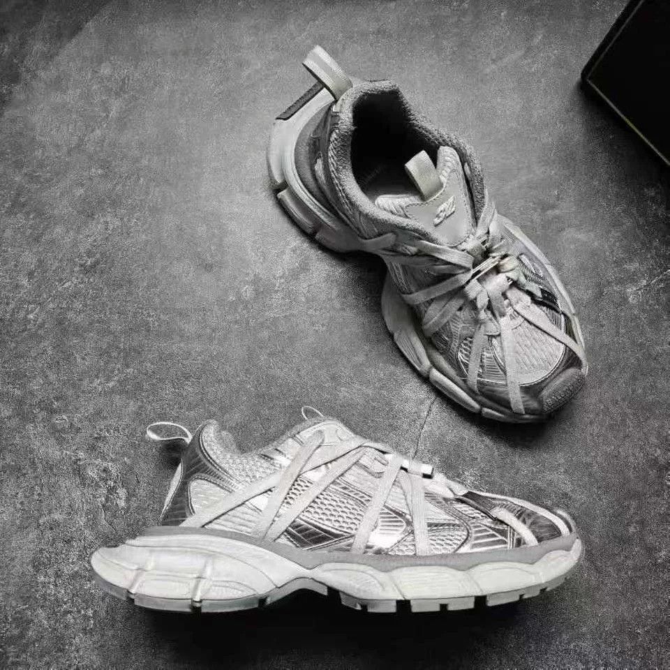 Balenciaga balenciaga 3xl gray sneaker with metal buckle Size US 9 / EU 42 - 6 Thumbnail