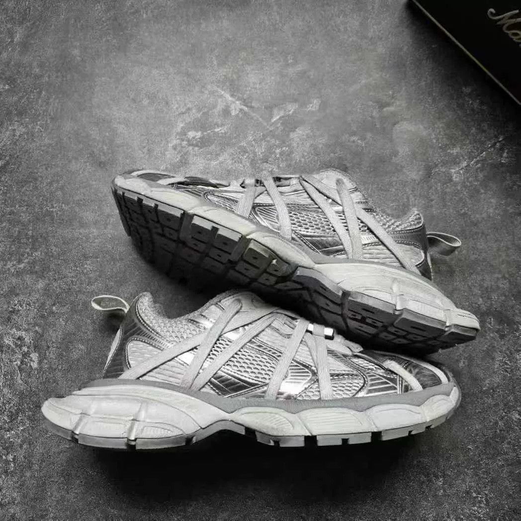 Balenciaga balenciaga 3xl gray sneaker with metal buckle Size US 9 / EU 42 - 8 Thumbnail