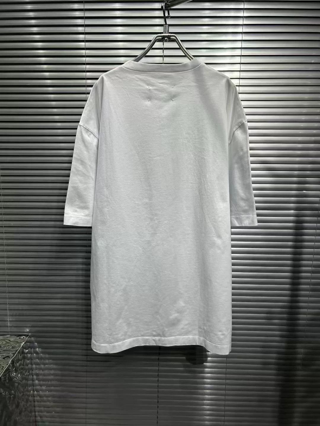Maison Margiela maison margiela white logo short sleeve shirt Size US M / EU 48-50 / 2 - 2 Thumbnail