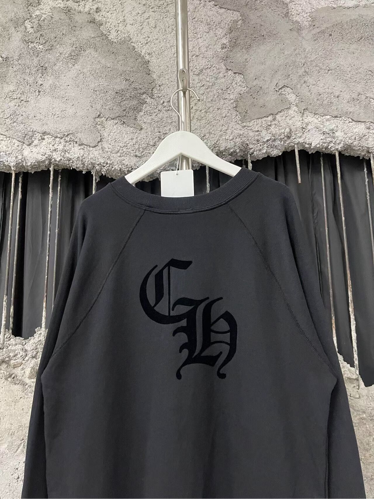 Chrome Hearts chrome hearts black velvet cross sweatshirt Size US L / EU 52-54 / 3 - 3 Thumbnail