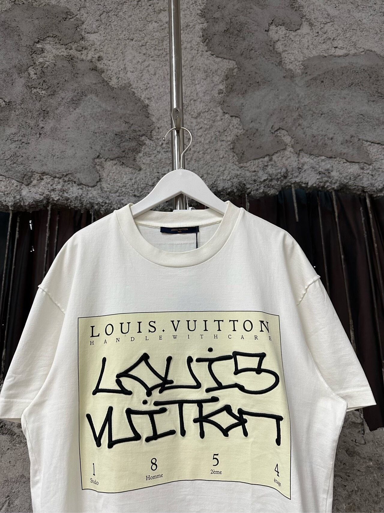 Louis Vuitton louis vuitton short sleeve t-shirt Size US S / EU 44-46 / 1 - 4 Thumbnail