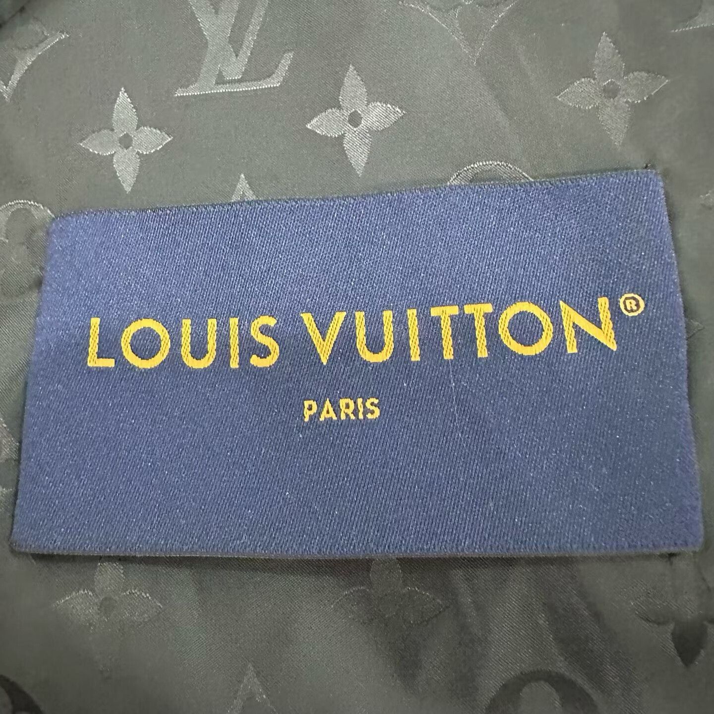 Louis Vuitton louis vuitton teddy fleece coat size xl Size US XL / EU 56 / 4 - 4 Thumbnail