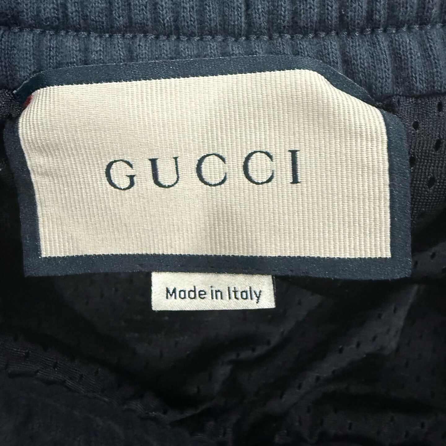 Gucci gucci logo side patterned casual shorts Size US 26 / EU 42 - 3 Thumbnail