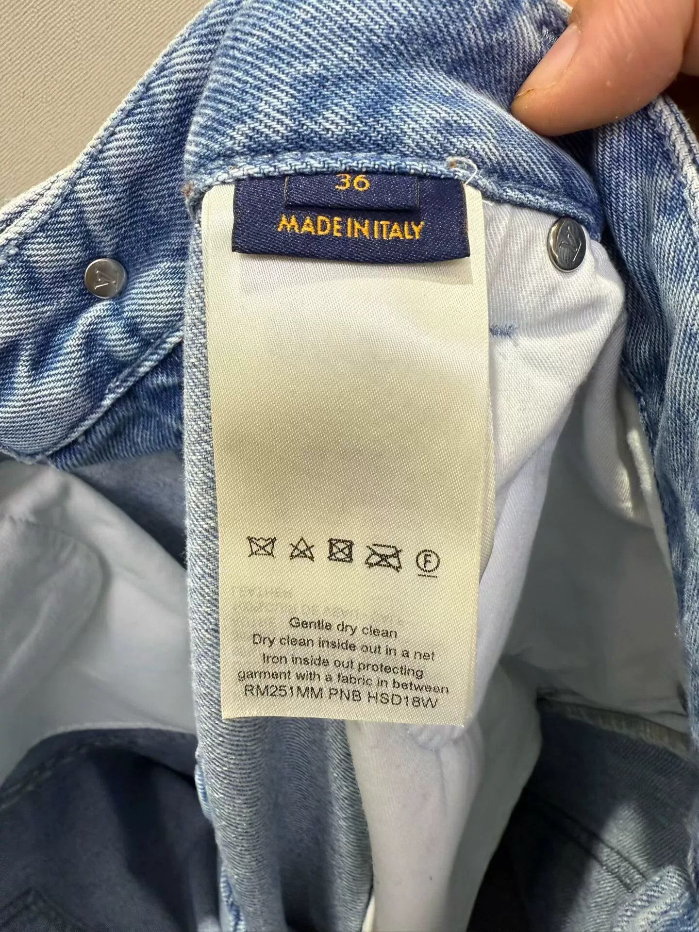 Louis Vuitton louis vuitton blue distressed logo jeans Size US 36 / EU 52 - 3 Thumbnail