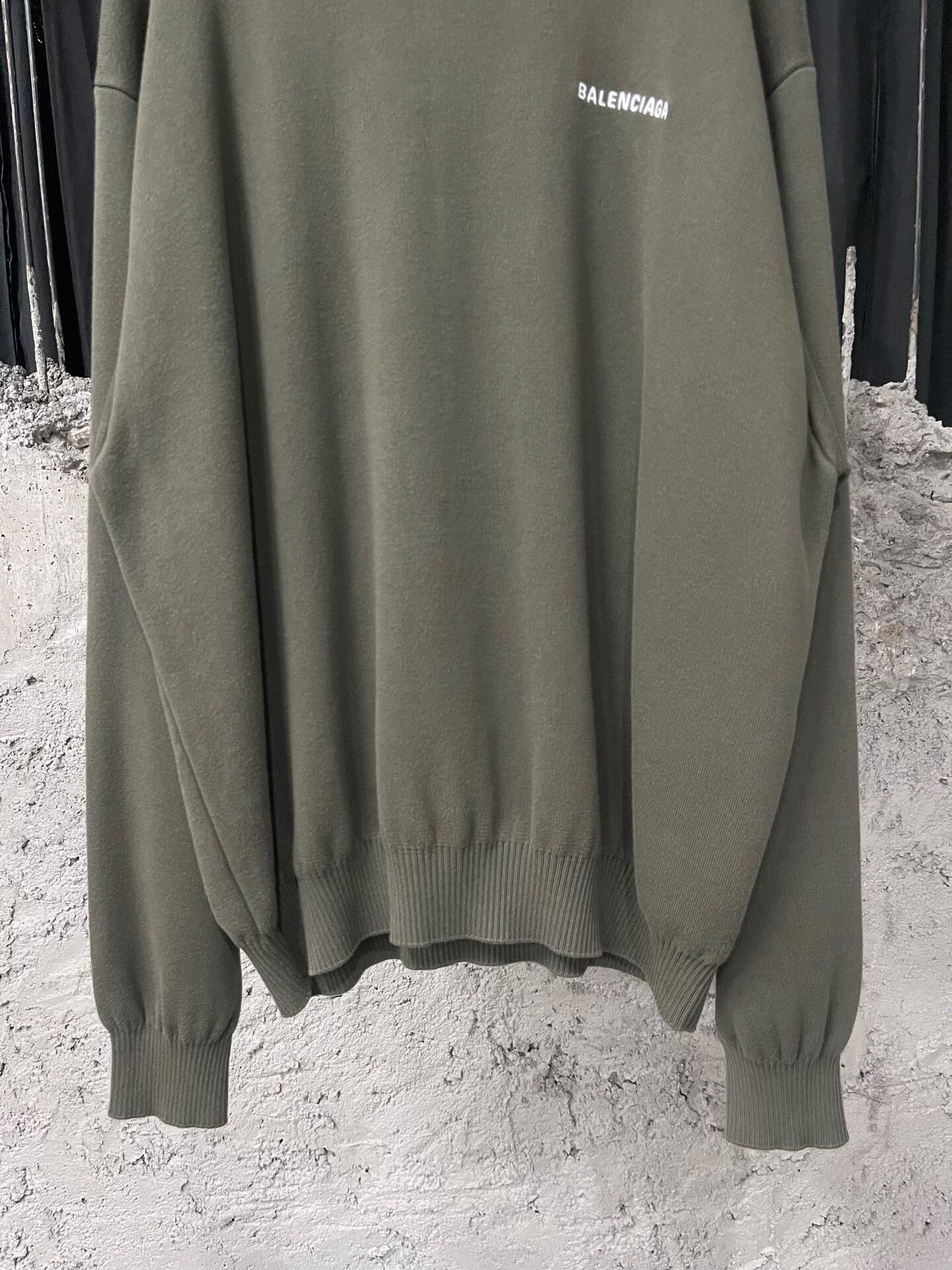 Balenciaga balenciaga oversized sweater in olive green Size US M / EU 48-50 / 2 - 4 Thumbnail