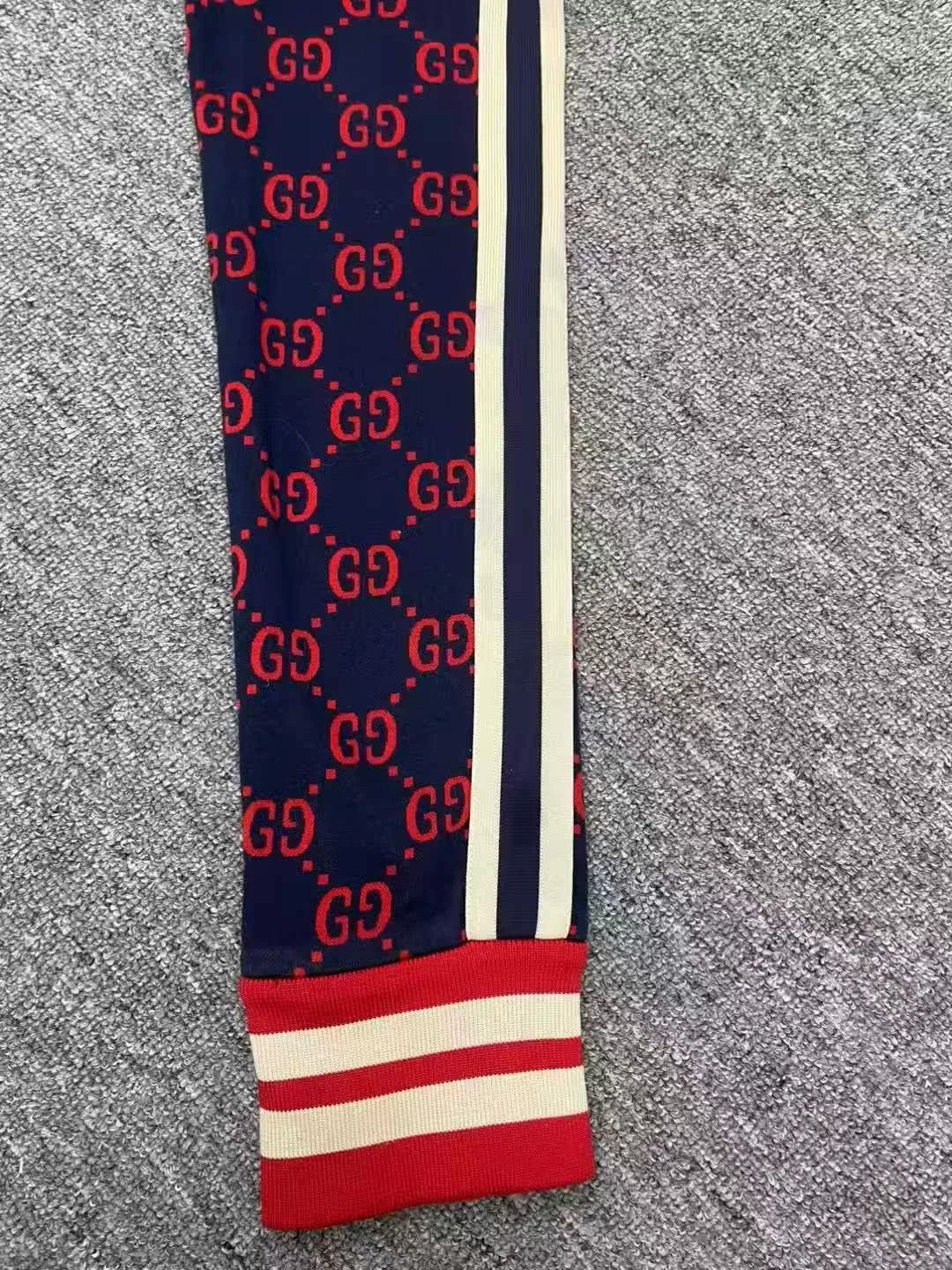 Gucci gucci red blue logo jacket size xl Size US XL / EU 56 / 4 - 2 Thumbnail