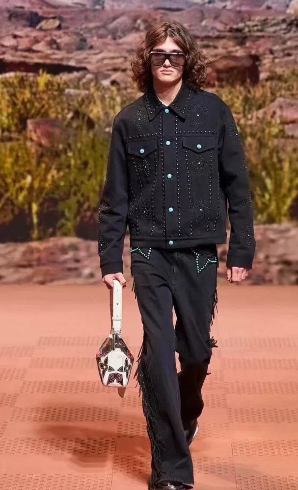 Louis Vuitton louis vuitton black studded denim jacket Size US L / EU 52-54 / 3 - 8 Thumbnail