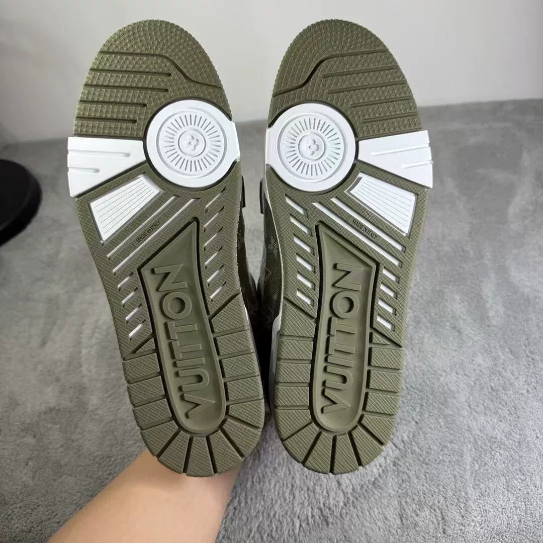 Louis Vuitton louis vuitton trainer sneakers in green Size US 9.5 / EU 42-43 - 5 Thumbnail