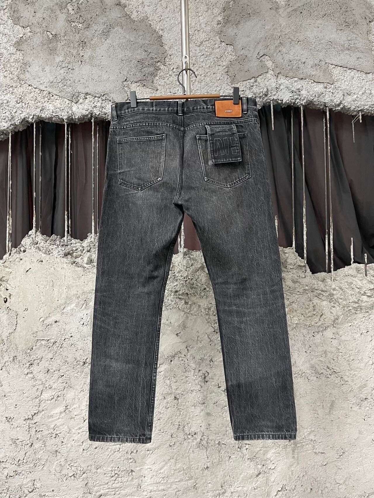 Louis Vuitton louis vuitton black denim jeans size 34 Size US 34 / EU 50 - 2 Thumbnail