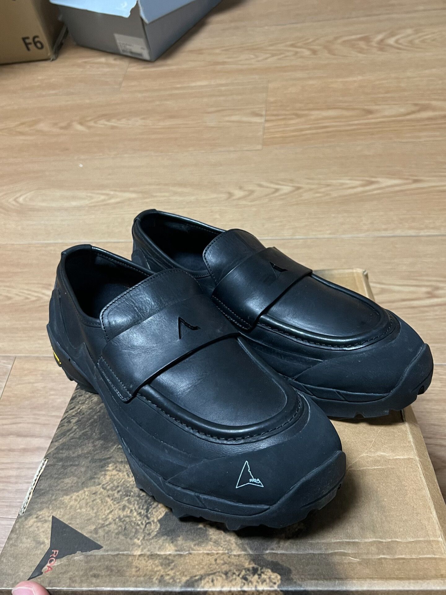 ROA ROA Black Low-Top Loafers for Hiking Size US 10 / EU 43 - 4 Thumbnail