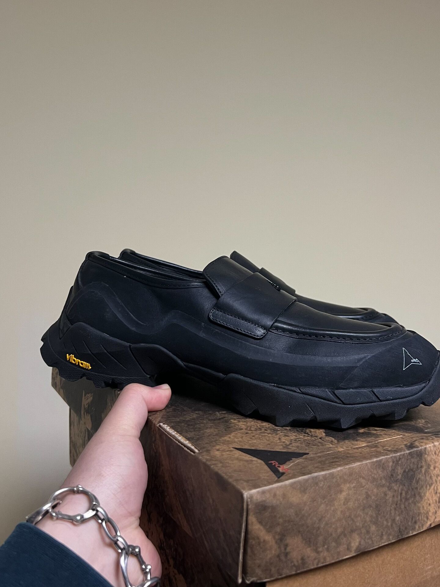 ROA ROA Black Low-Top Loafers for Hiking Size US 10 / EU 43 - 2 Thumbnail