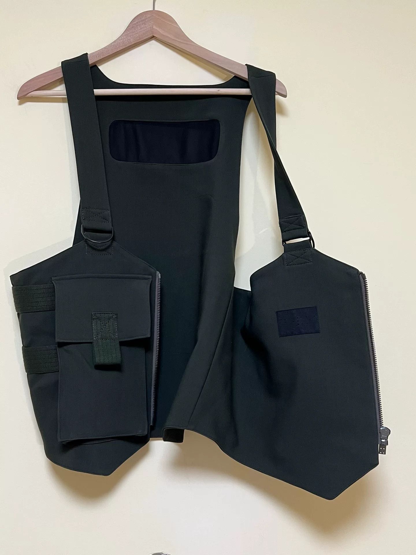 Devoa Stylish Tactical Vest for Versatile Outfits Size US M / EU 48-50 / 2 - 4 Thumbnail