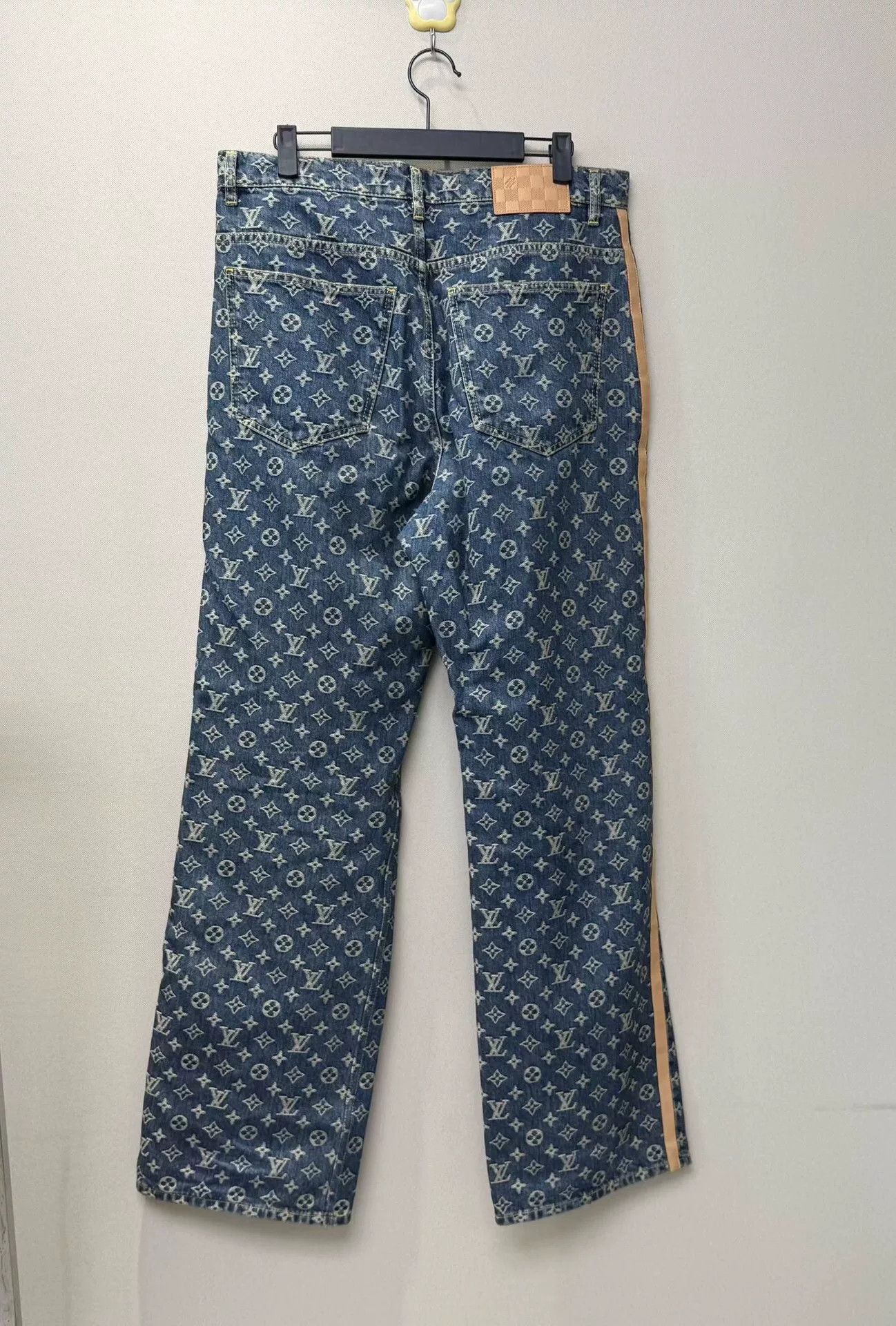 Louis Vuitton louis vuitton blue logo denim pants 32 Size US 32 / EU 48 - 4 Thumbnail