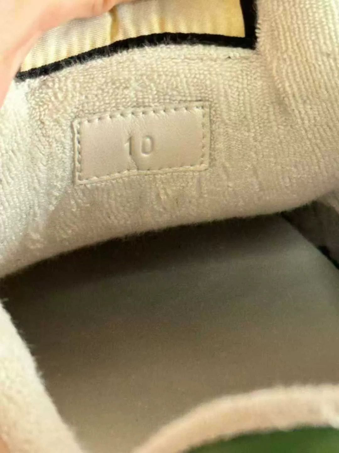 Gucci gucci bee dirty sneakers size 10 Size US 10 / EU 43 - 8 Thumbnail