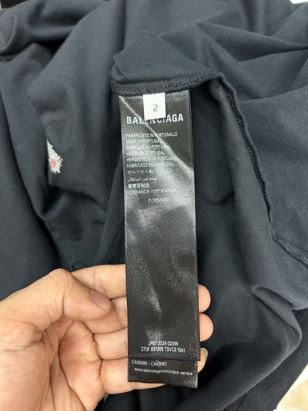 Balenciaga balenciaga black distressed short sleeve t-shirt Size US S / EU 44-46 / 1 - 4 Thumbnail