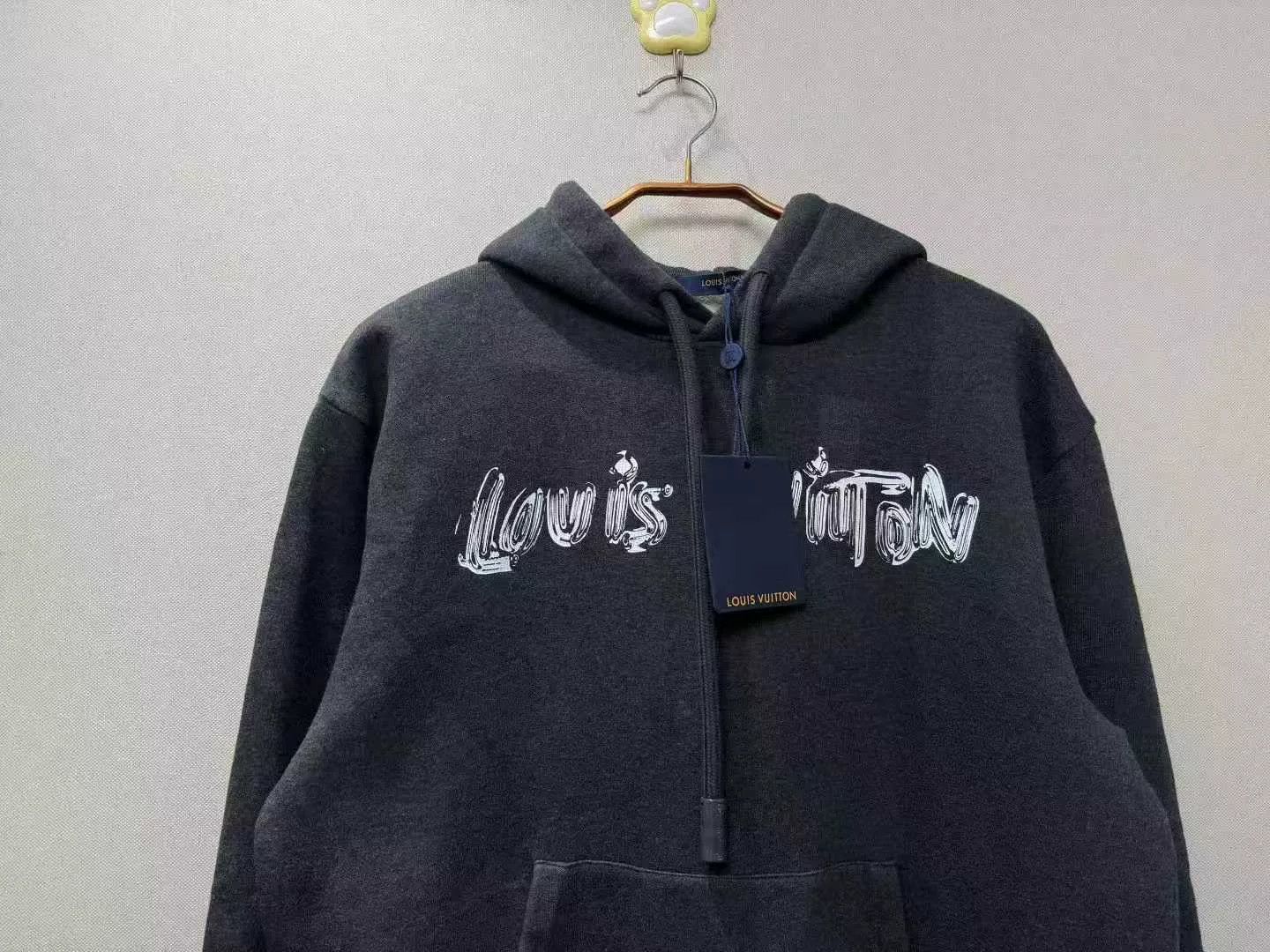 Louis Vuitton louis vuitton black gray logo hoodie Size US S / EU 44-46 / 1 - 2 Thumbnail