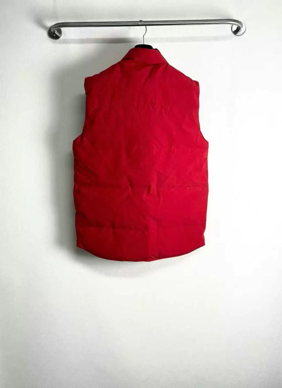 Canada Goose canada goose red down vest size large Size US L / EU 52-54 / 3 - 2 Thumbnail