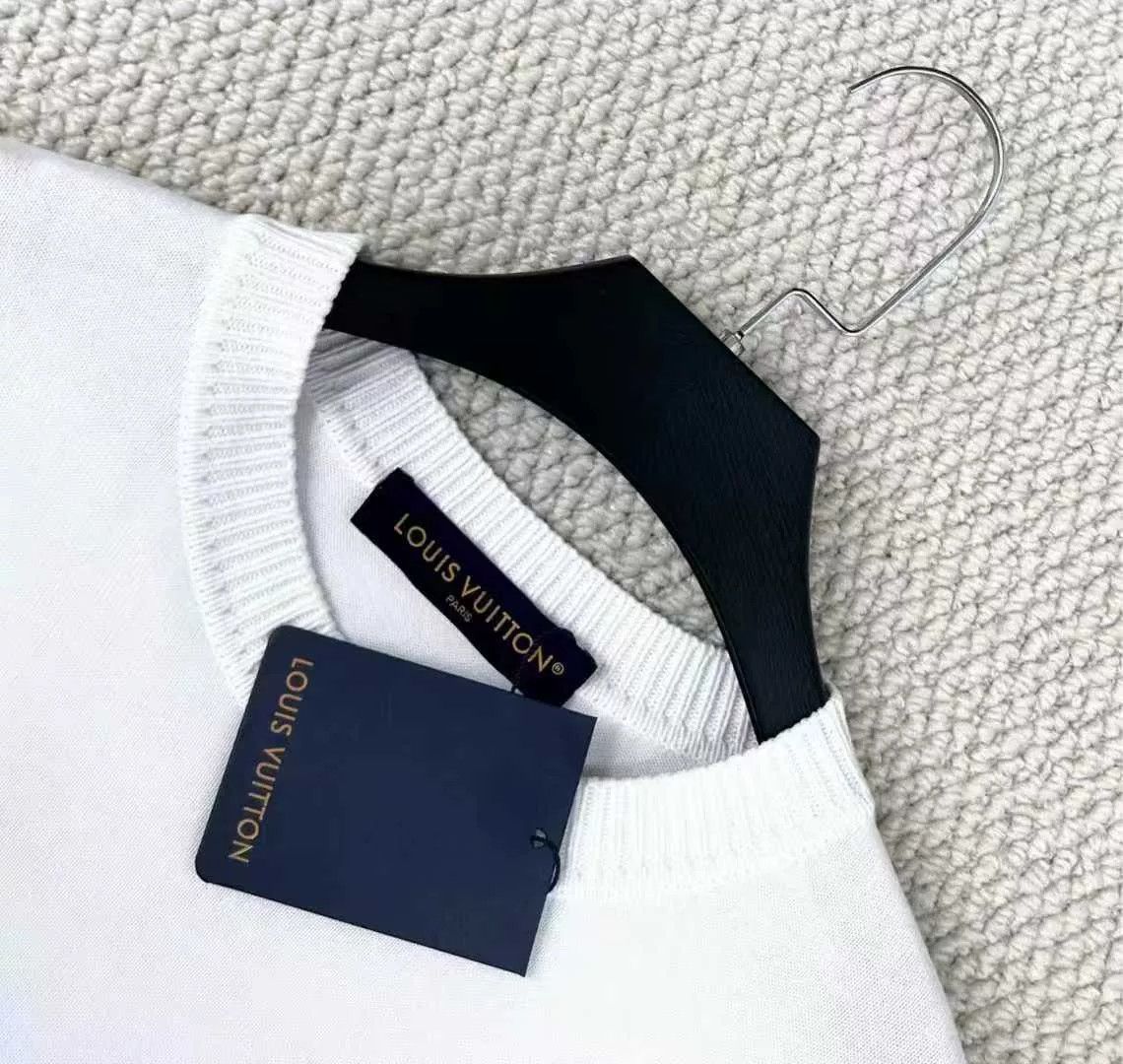 Louis Vuitton louis vuitton white logo short sleeve knit tee Size US L / EU 52-54 / 3 - 2 Thumbnail