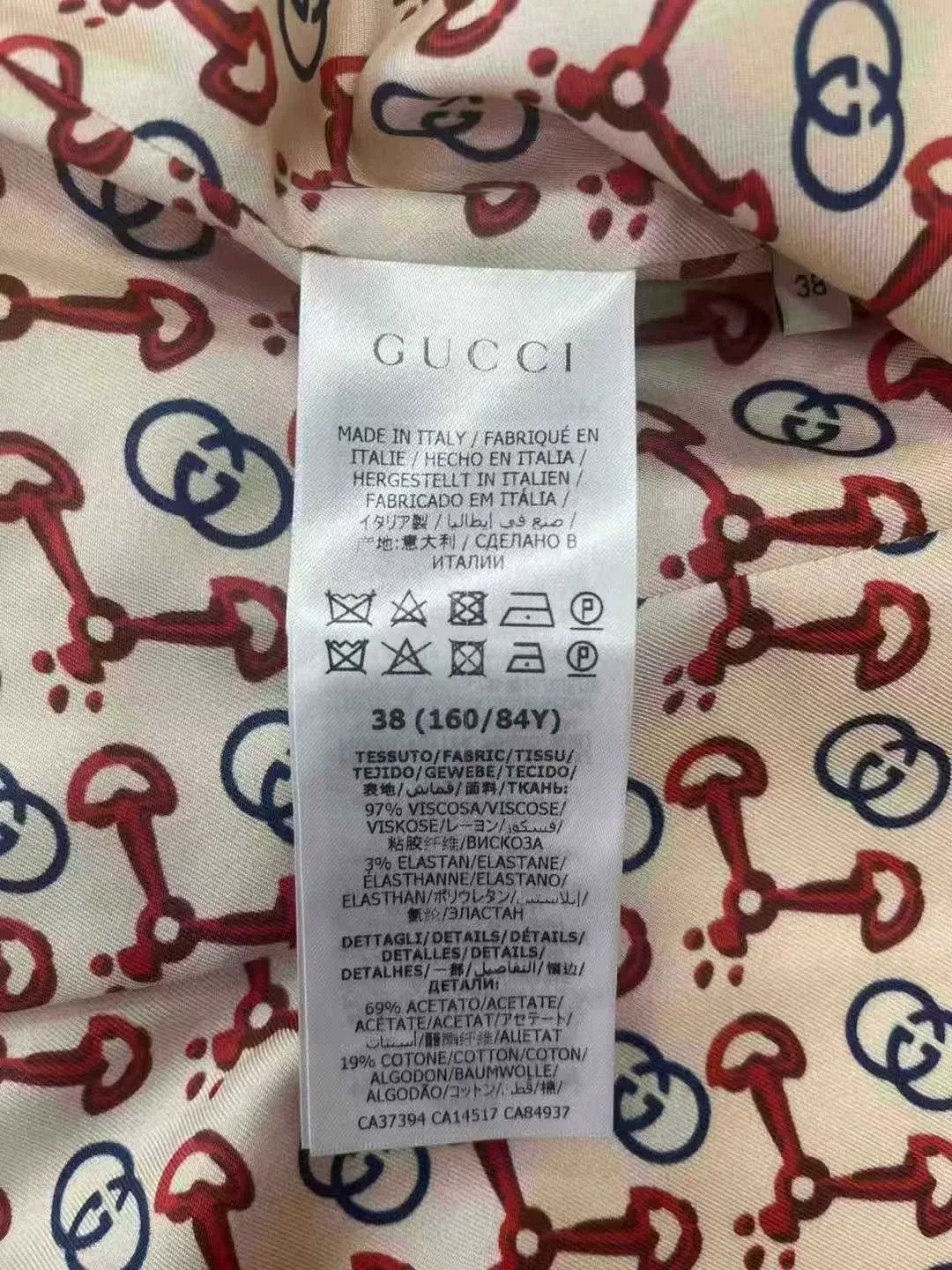 Gucci gucci ivory silk blazer with gold details Size M / US 6-8 / IT 42-44 - 4 Thumbnail