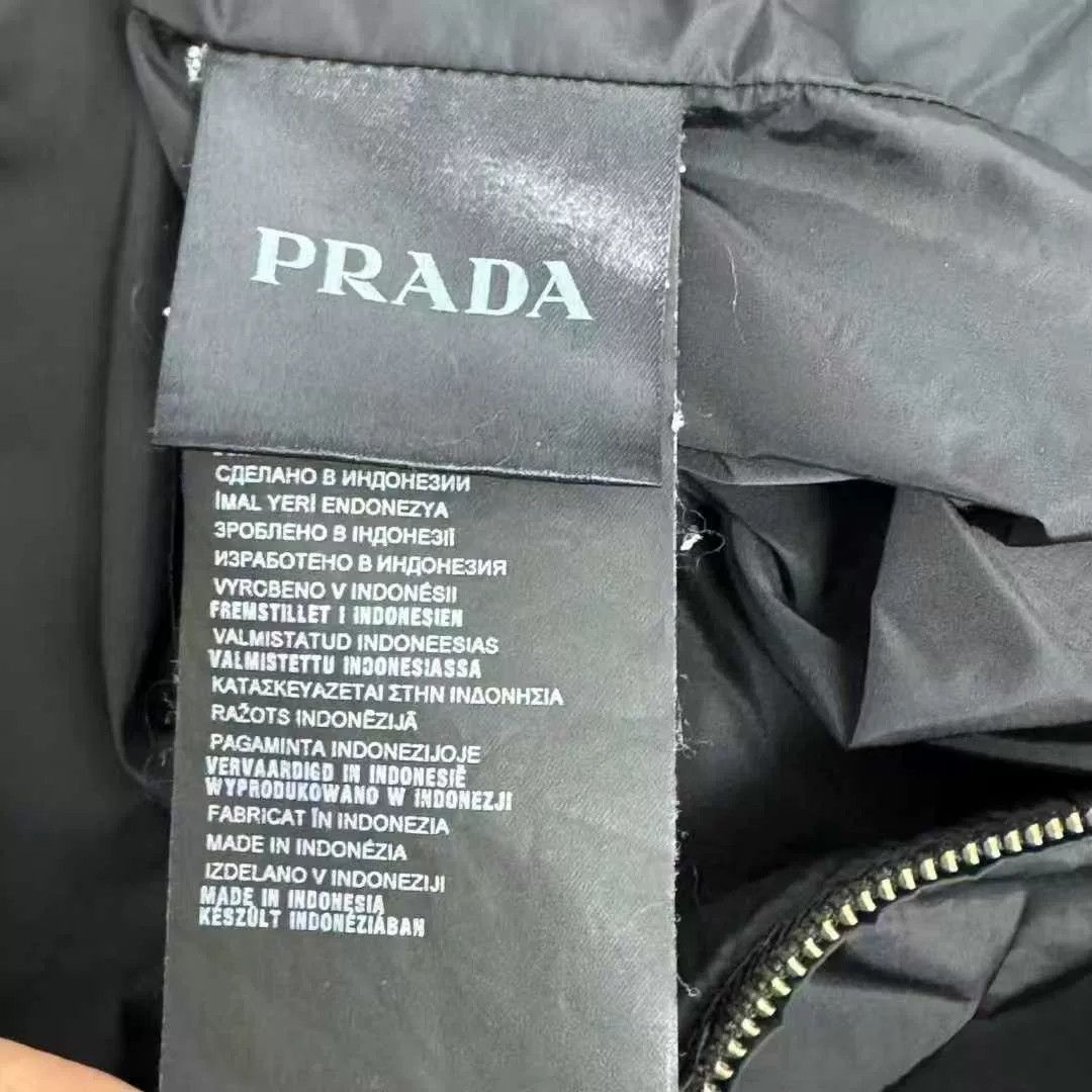 Prada prada black nylon coat with metal logo Size US XL / EU 56 / 4 - 6 Thumbnail