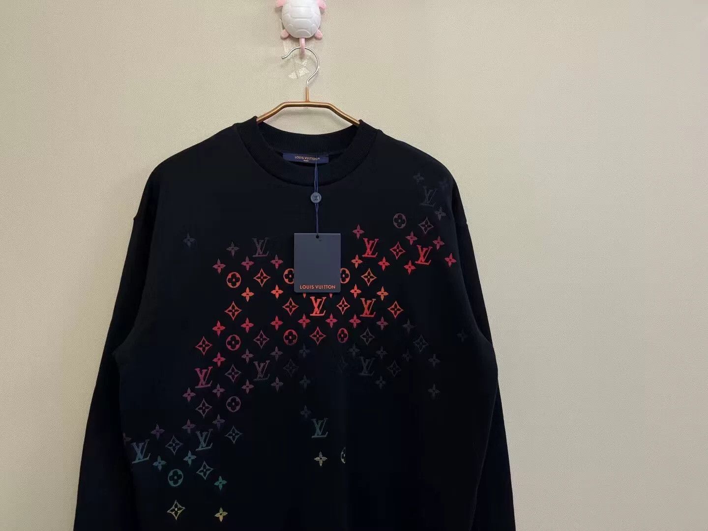 Louis Vuitton louis vuitton black embroidered logo sweatshirt Size US XS / EU 42 / 0 - 2 Thumbnail