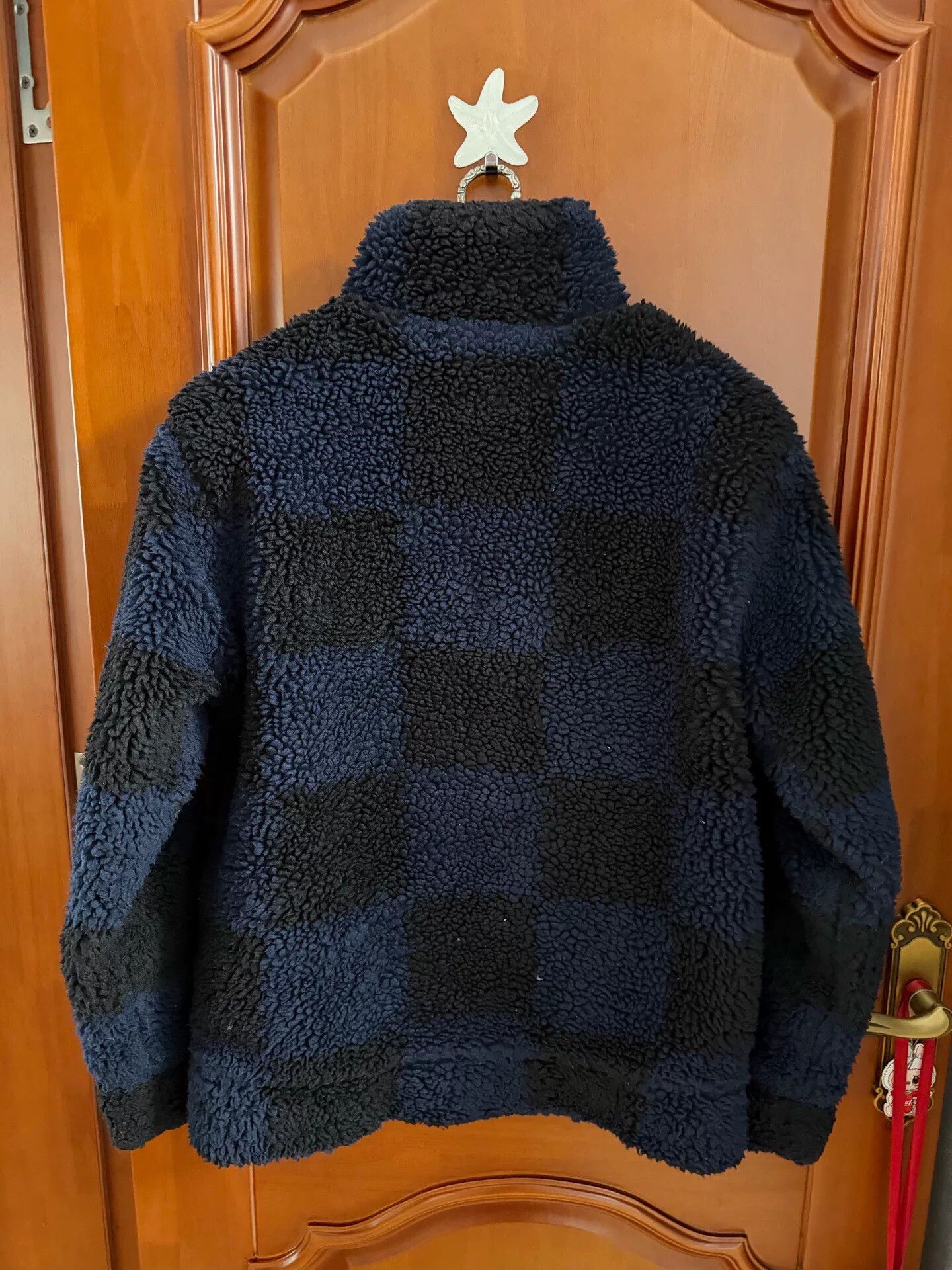 Louis Vuitton louis vuitton checkered fleece jacket size m Size US M / EU 48-50 / 2 - 2 Thumbnail