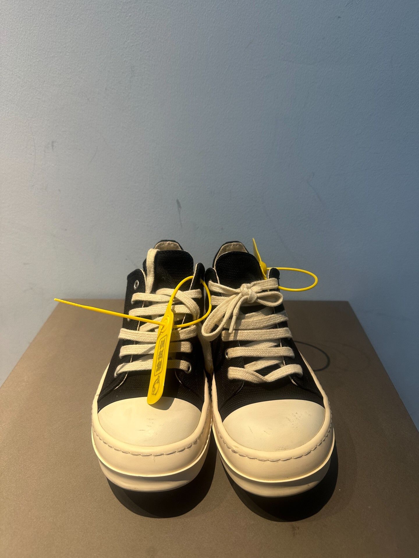Rick Owens Rick Owens Low-Top Canvas Sneakers Size US 6 / IT 36 - 3 Thumbnail