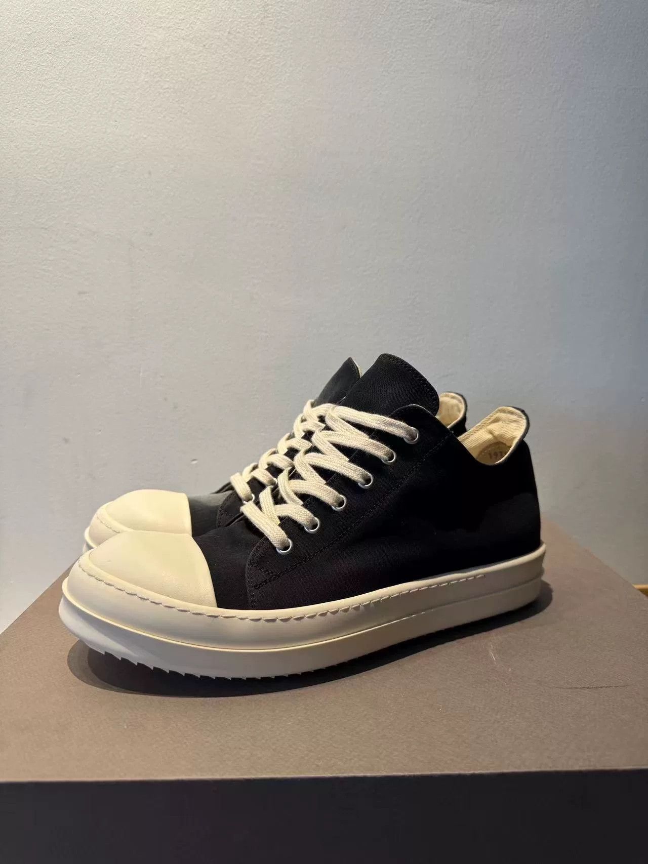 Rick Owens Rick Owens Gradual Low Top Sneakers Size US 8 / EU 41 - 2 Thumbnail