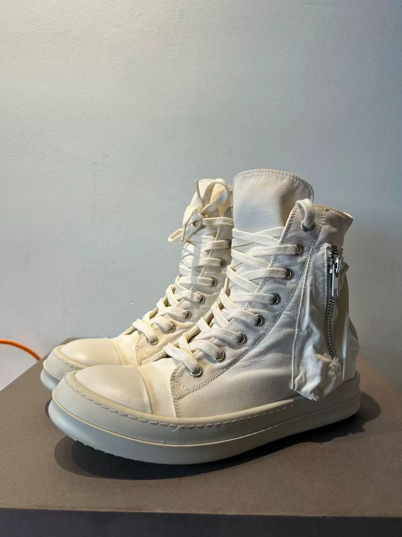 Rick Owens Rick Owens White High-Top Sneakers Size US 6 / EU 39 - 2 Thumbnail