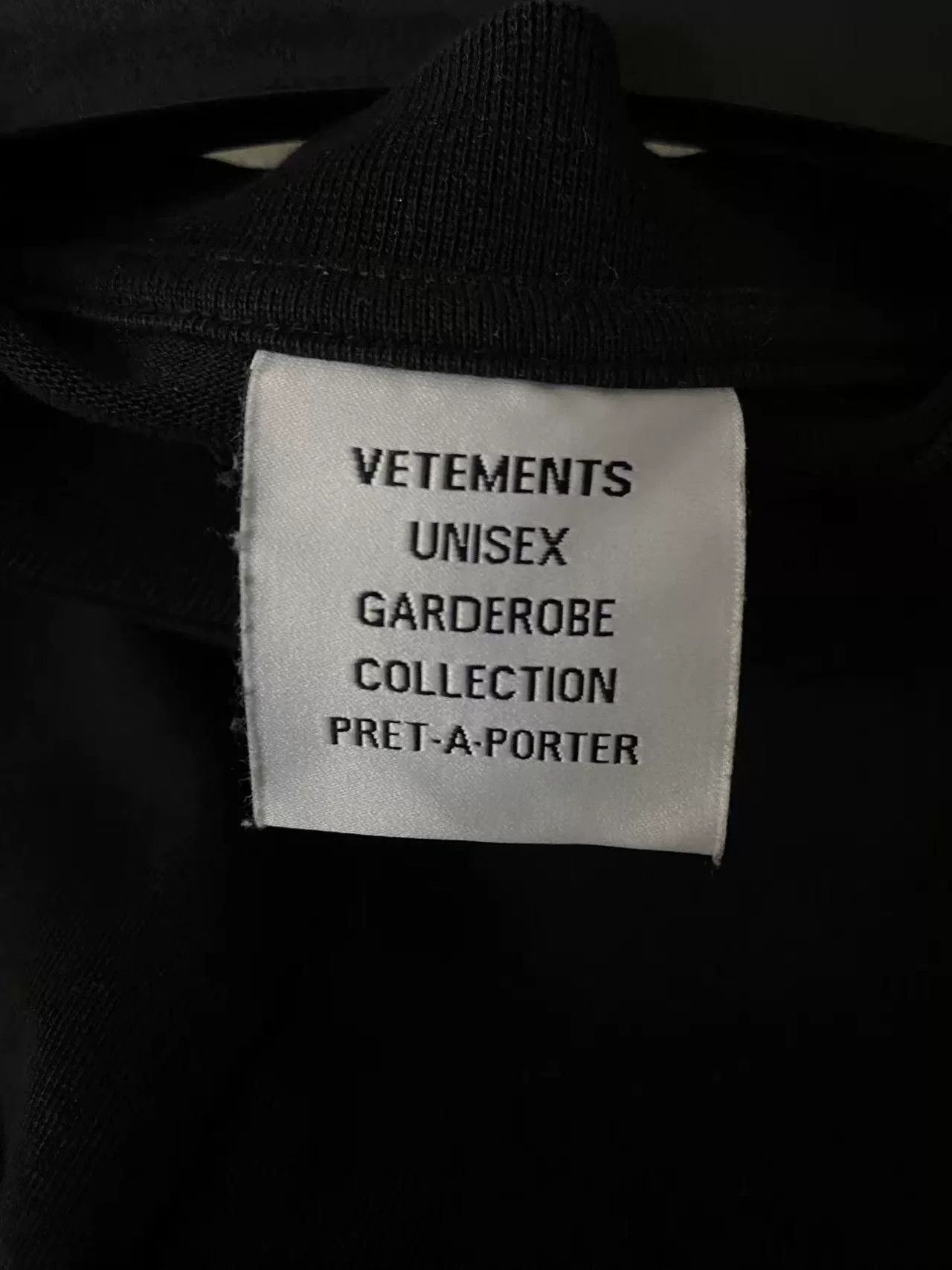 Vetements Vetements Embroidered Short Sleeve Shirt Size US S / EU 44-46 / 1 - 5 Thumbnail