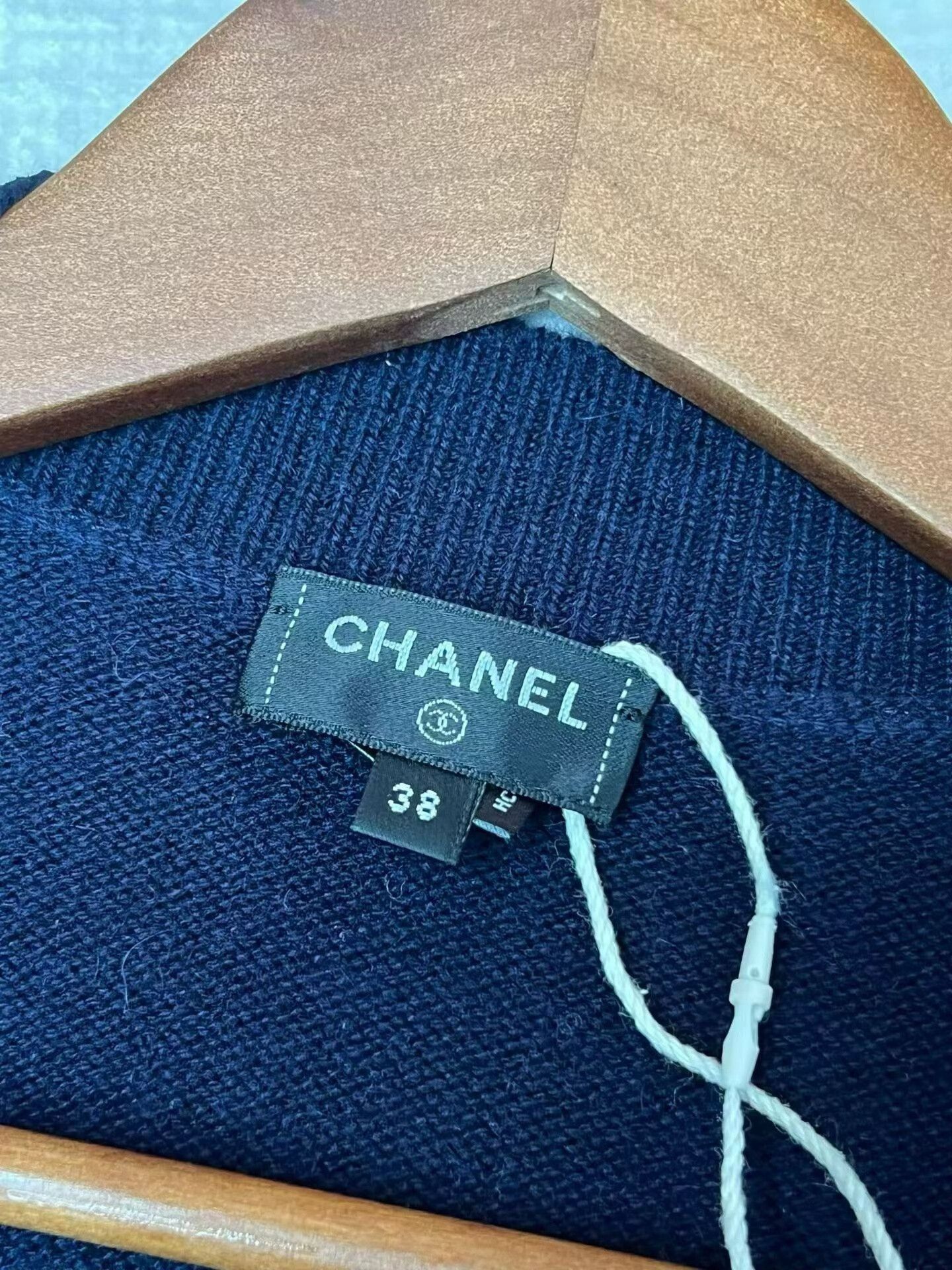 Chanel CHANEL Logo Badge Cardigan Sweater Size S / US 4 / IT 40 - 4 Thumbnail