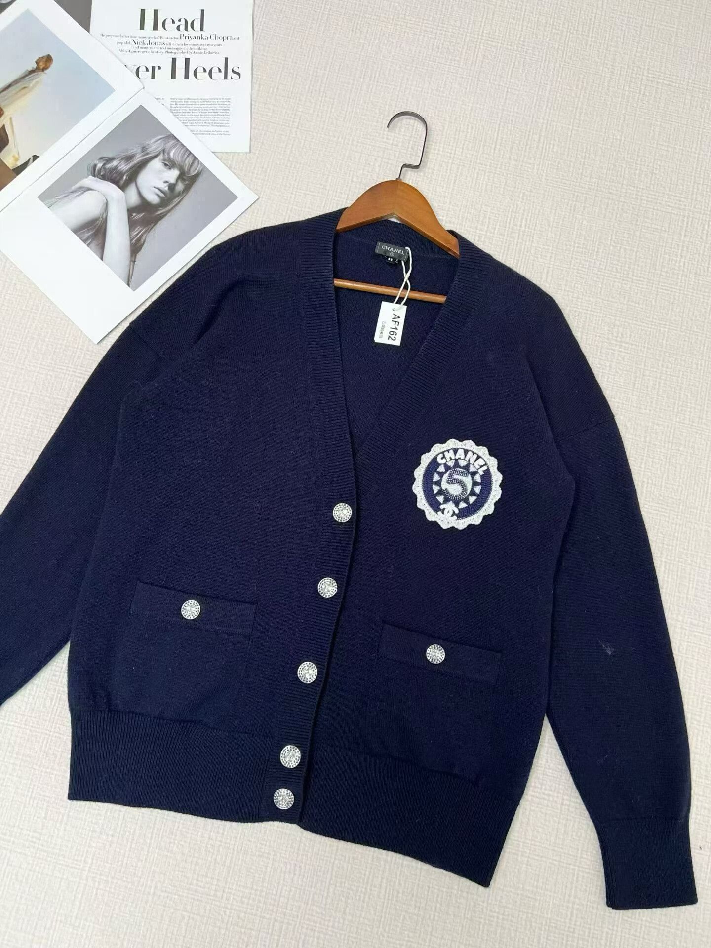 Chanel CHANEL Logo Badge Cardigan Sweater Size S / US 4 / IT 40 - 2 Thumbnail