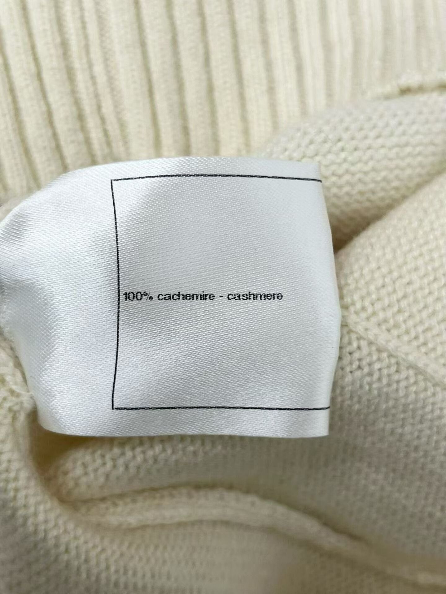 Chanel Chanel Cardigan Sweater with Yellow Trim Size XS / US 0-2 / IT 36-38 - 8 Thumbnail