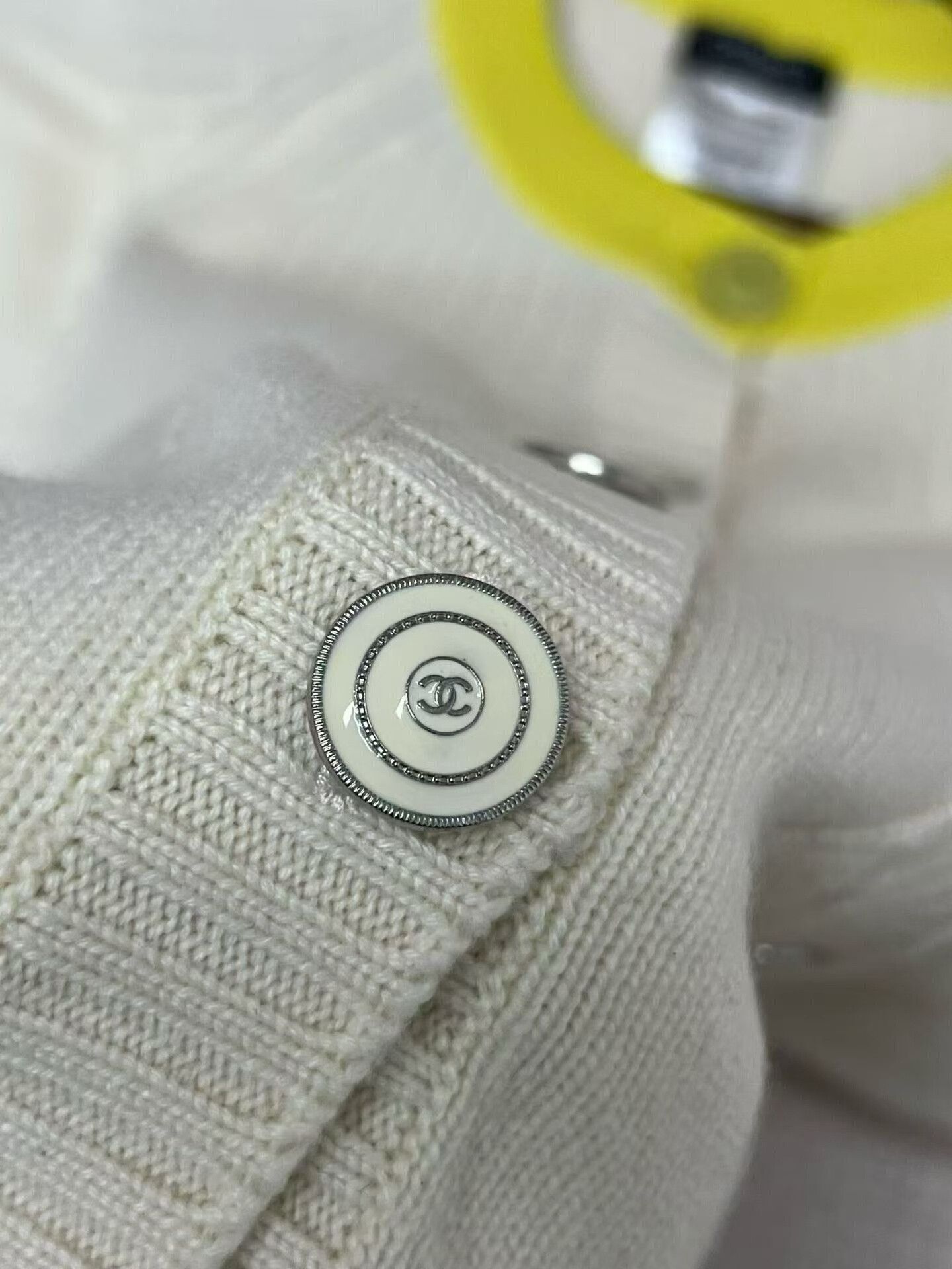 Chanel Chanel Cardigan Sweater with Yellow Trim Size XS / US 0-2 / IT 36-38 - 5 Thumbnail