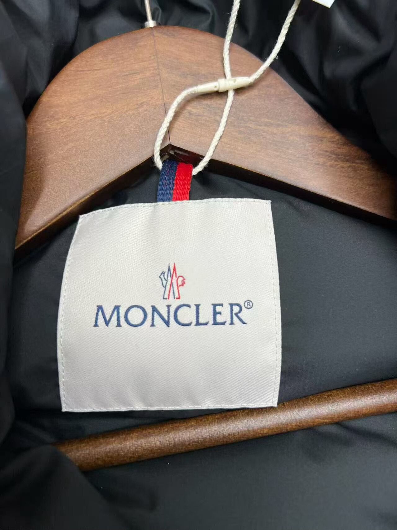 Moncler Moncler Black Hooded Down Jacket Size XS / US 0-2 / IT 36-38 - 4 Thumbnail