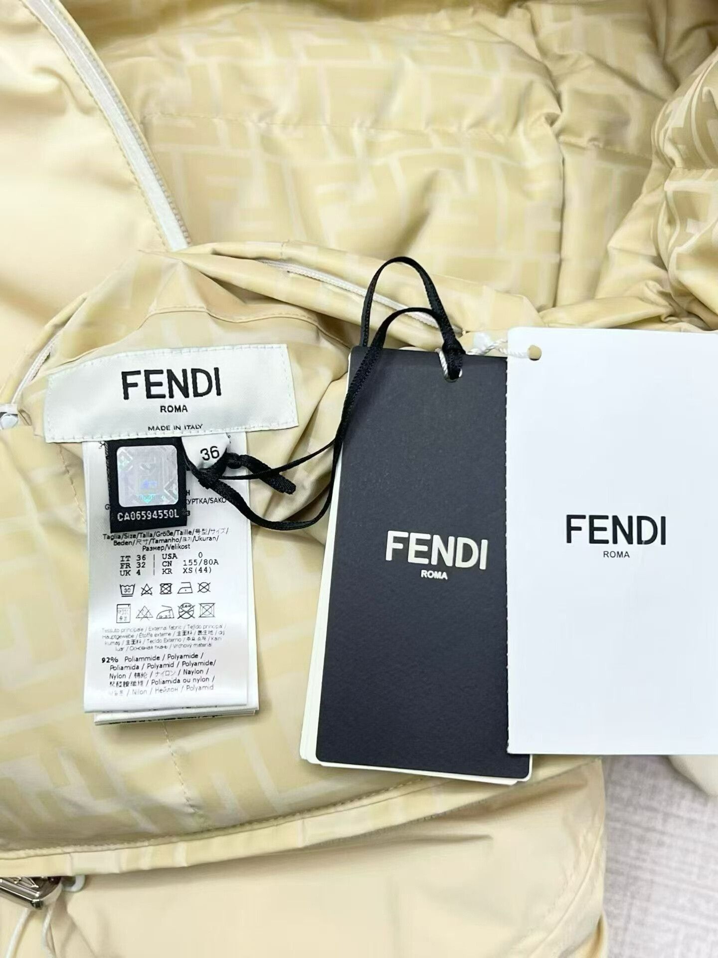Fendi Fendi Double-Sided Logo Hooded Down Jacket Size XS / US 0-2 / IT 36-38 - 4 Thumbnail